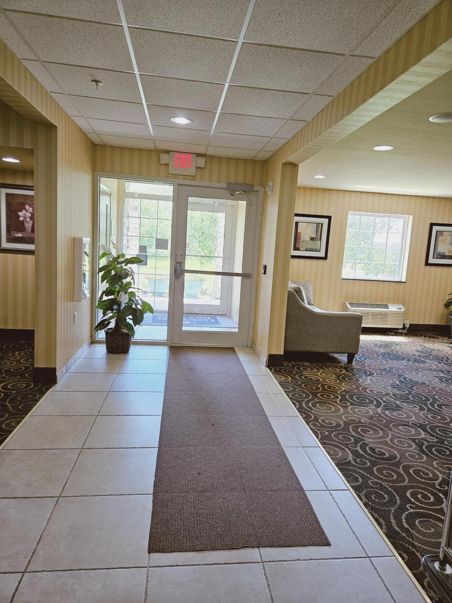 Cobblestone Inn & Suites - Bloomfield Exterior foto